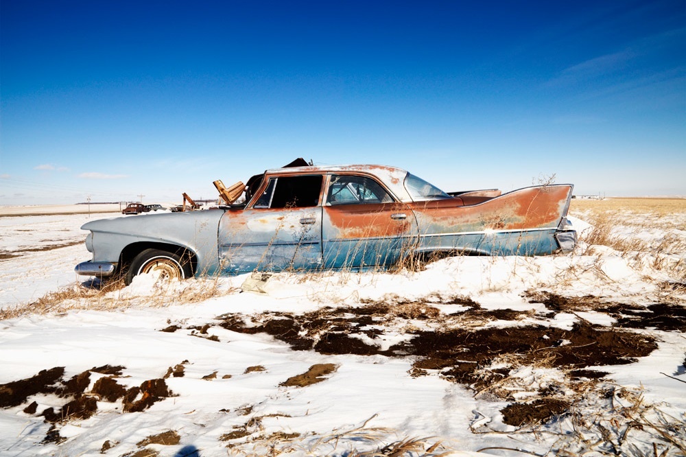 junk-classic-car-rusted-damaged-old-broken